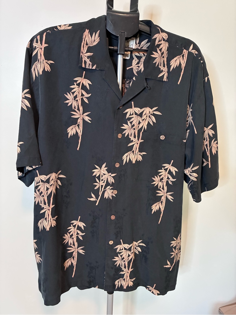LUAU Finest Silk Hawaiian Camp Shirt Men’s XL Black Tan Bamboo Print 100% Silk